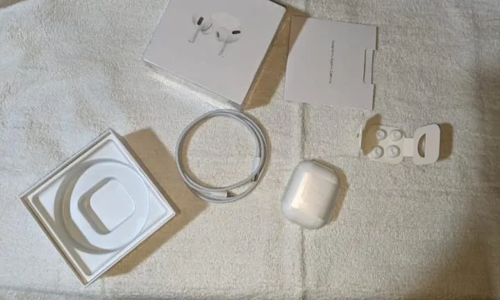 AirPods%20Pro%201ndGeneration%20%20specials%20edition%20Dubai%20version%20wireless%20Earbuds%20-%20Image%206