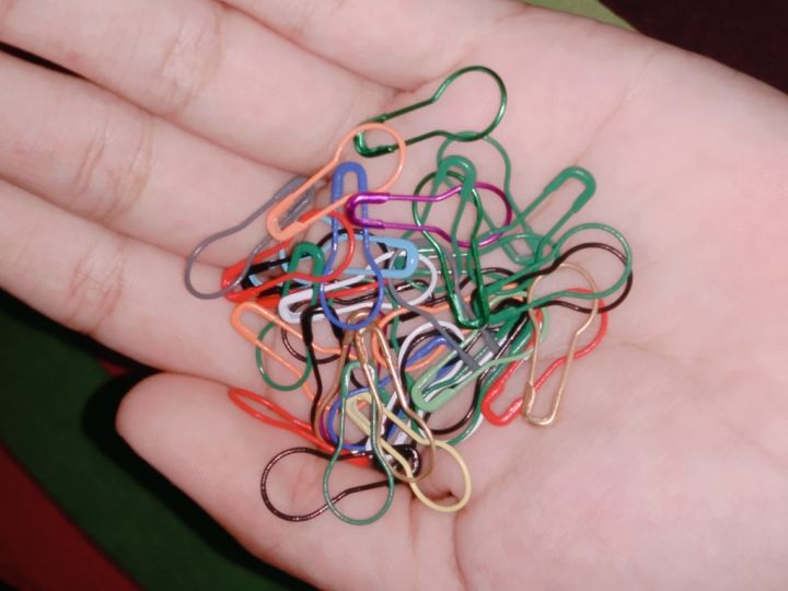 Safety%20Pins%20100%20PCS%20Small%20Pretty%20Colourful%20Safety%20Pins%20-%20Image%205