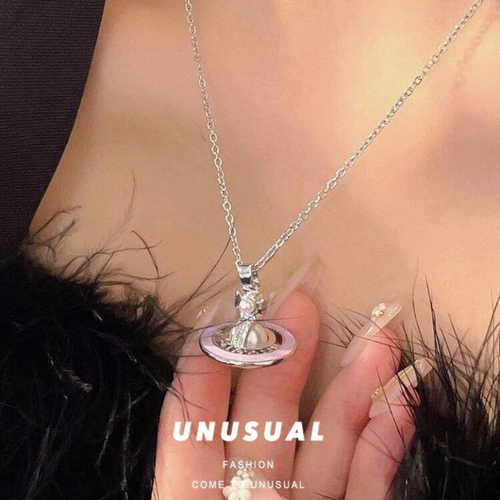 vivienne%20westwood%20%203D%20Saturn%20Pearl%20Pendant%20Necklace%20Vintage%20Luxury%20Advanced%20Sense%20-%20Image%207