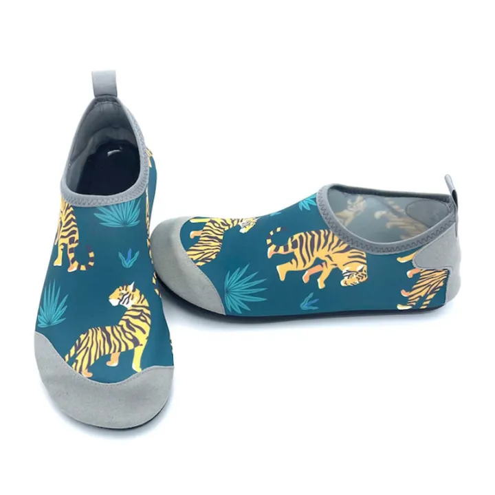 Indoor%20Floor%20Shoes%20Non-Slip%20Thick%20Bottom%20Sports%20Fitness%20Soft%20Shoes%20Spring%20and%20Summer%20Home%20Yoga%20Running%20Sock%20Shoes%20-%20Image%204