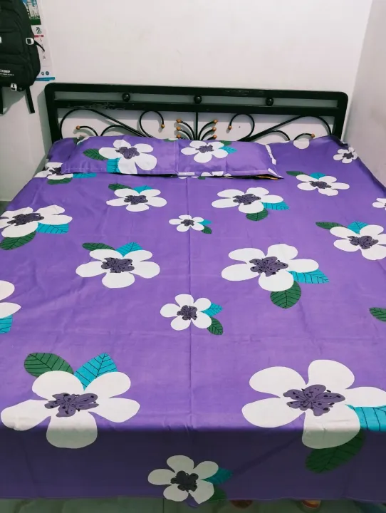 Cotton%20Fabric%20Printed%207%20by%208%20Feet%20Double%20King%20Size%20Bedsheet%20Set%20with%20Two%20Pillow%20Covers%20-%20Image%204