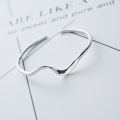 S925 silver-plated bracelet for women, simple Moebius twisted bracelet, glossy wave bracelet, open bracelet, hand jewelry.