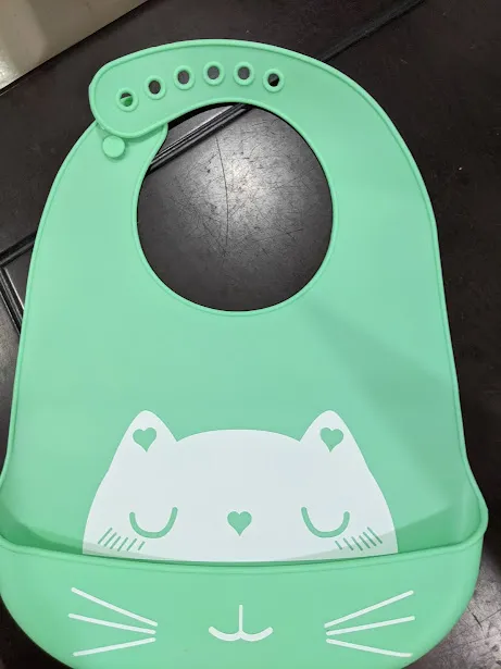 Silicone%20Baby%20Bibs%20with%20Food%20Catcher(Blue)%20-%20Image%204