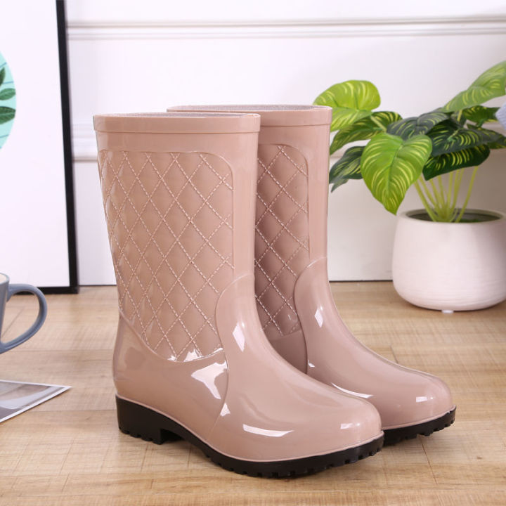 Korean%20Style%20Fleece-Lined%20Rain%20Boots%20Women%20'S%20Rain%20Boots%20Non-Slip%20Waterproof%20Shoes%20Winter%20Fashionable%20Warm%20Mid-Calf%20Cotton%20Rubber%20Shoes%20Rubber%20Boots%20-%20Image%206