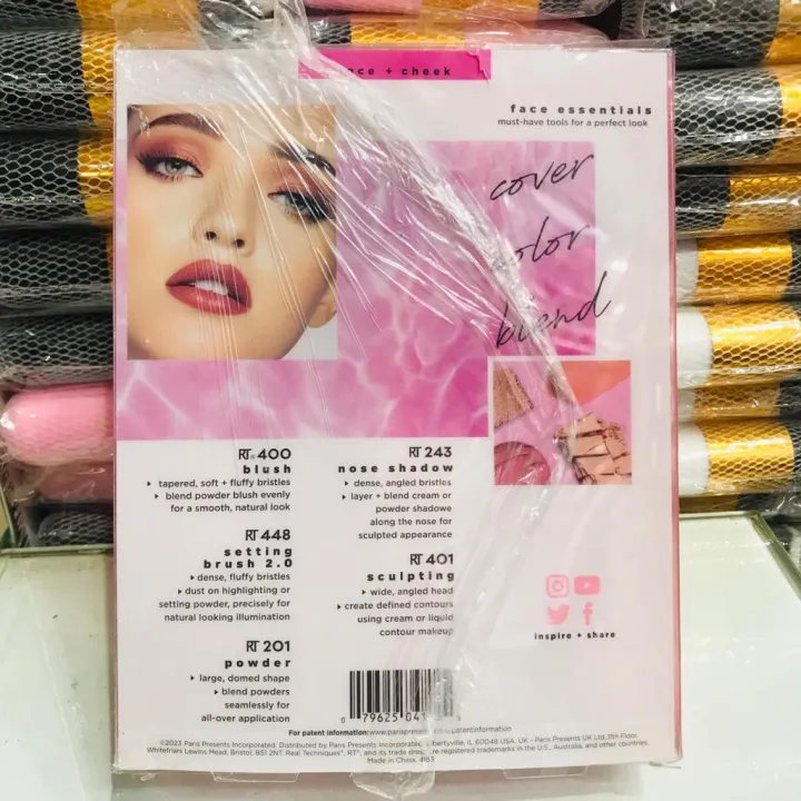 Real%20Techniques%20Everyday%20Essentials%20Makeup%20Brush%20Complete%20Face%20Set%20(Miracle%20Complexion%20Sponge,%20Expert%20Face,%20Blush,%20Setting%20and%20Deluxe%20Crease%20Brushes)%20-%20Image%202