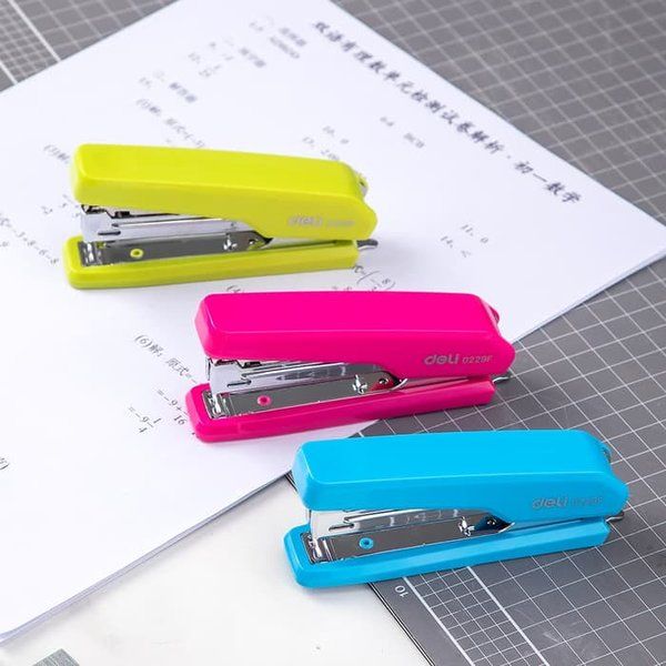 Deli%09E0229F%20Stapler%20Random%20Color%20-%20Image%202