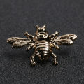 Golden bee brooch pin buckle for men women outfit fashion accessories.