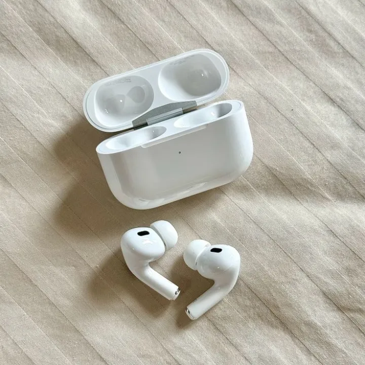 AirPods%20Pro%202nd%20Generation%20MADE%20IN%20DUBAI%20Bluetooth%20Earbuds%20-%20Image%204