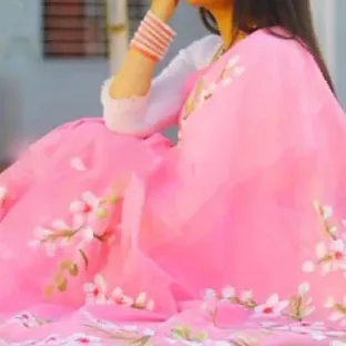 Exclusive%20Designer%20Hand%20Print%20Half%20Silk%20Saree%20for%20women%20-%20Image%203