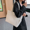 2023 ew Original esign Japanese ipper Commuter hiened Velet utot ag Casual Student One Shoulder andbag.