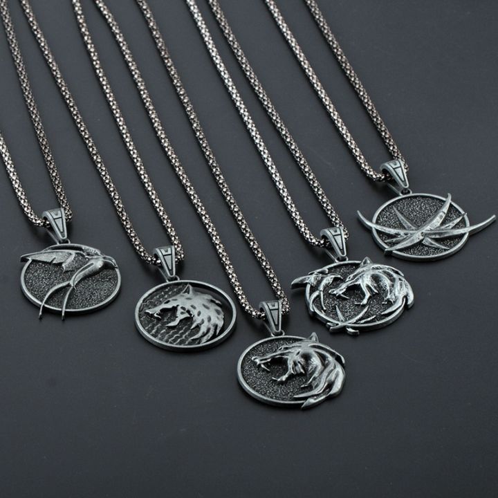Witcher%20Wolf%20Head%20Witcher%20Pendant%20Necklace%20Accessory%20Necklace%20with%20Wild%20Hunt%203%20Figure%20TV%20Necklace%20-%20Image%203