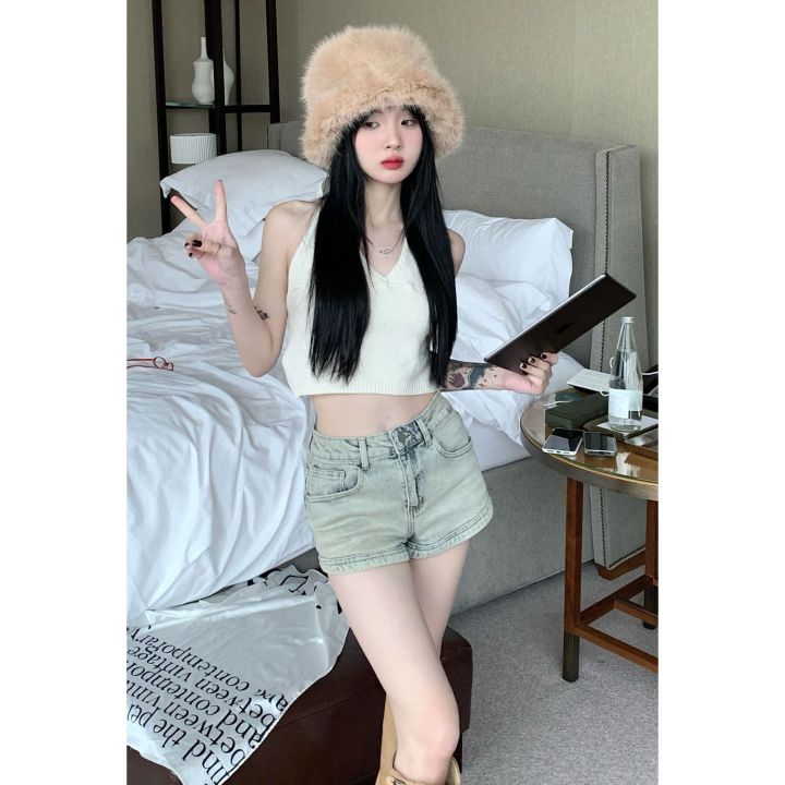 Hot%20Girl%20High%20Street%20Retro%20Denim%20Shorts%20Women's%20Summer%20Niche%20Design%20High%20Waist%20Straight%20SlimmingaWord%20Wide%20Leg%20Hot%20Pants%20-%20Image%204