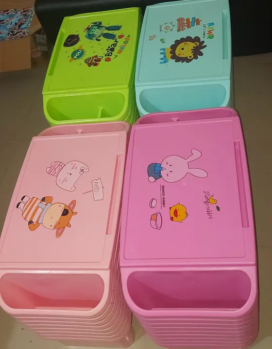Multi%20functional%20Baby%20Kid's%20Reading%20Table,%20Early%20Education%20Table%20Baby%20Study%20Table%20Plastic%20Toy%20Desk%20Multi-Functional%20Writing%20Desk%20Children%20Bed%20Small%20Desk%20Eating%20Table%20,%20Lovely%20cute%20baby%20reading%20table%20At%20Home%20-%20Image%203