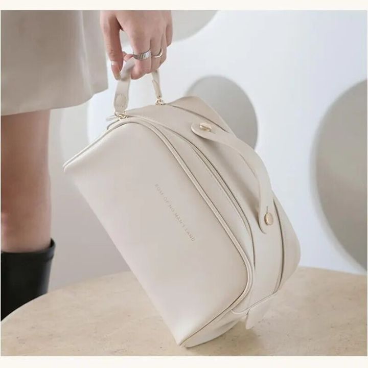 Double%20Zipper%20Toast%20Travel%20Makeup%20Bag%20for%20Women%20Cosmetic%20Bag%20Large%20Capacity%20Makeup%20Bag%20Storage%20Organizer%20PU%20Leather%20Toiletry%20Bag%20-%20Image%204