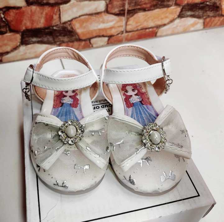 Kids%20princess%20sandals%20%20summer%20new%20baby%20ISA%20girls%20fashion%20bow%20soft%20soled%20anti%20slip%20beach%20shoes%20-%20Image%205