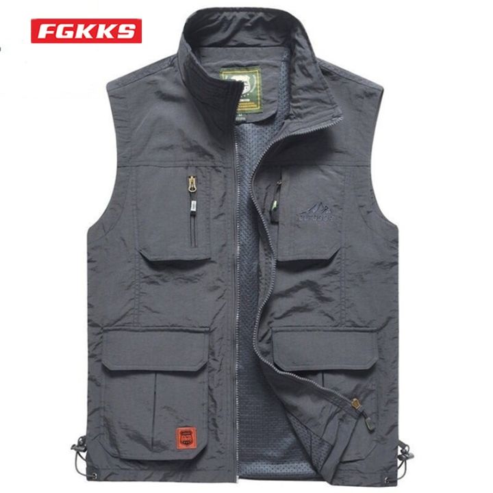 FGKKS Men Mesh Vest Multi Pocket Quick Dry Sleeveless Jacket Reporter Loose Outdoor Casual Thin Fishing Vests Waistcoat Male