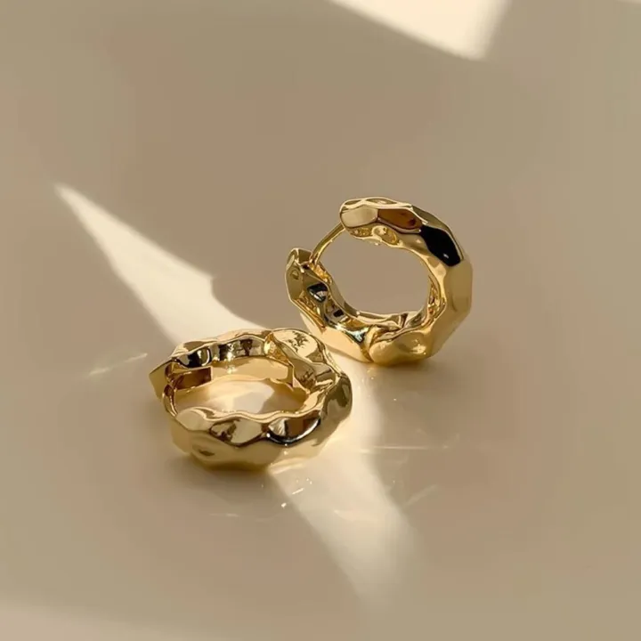 Thick Metal Hoops Earrings Statement Piece Y2k Style Irregular Shape Wave Hoop Earring Cold Color Exaggeration Design Metal Hoop Earring for Daily Wear Party Accessory Street Style Fashion Gift For