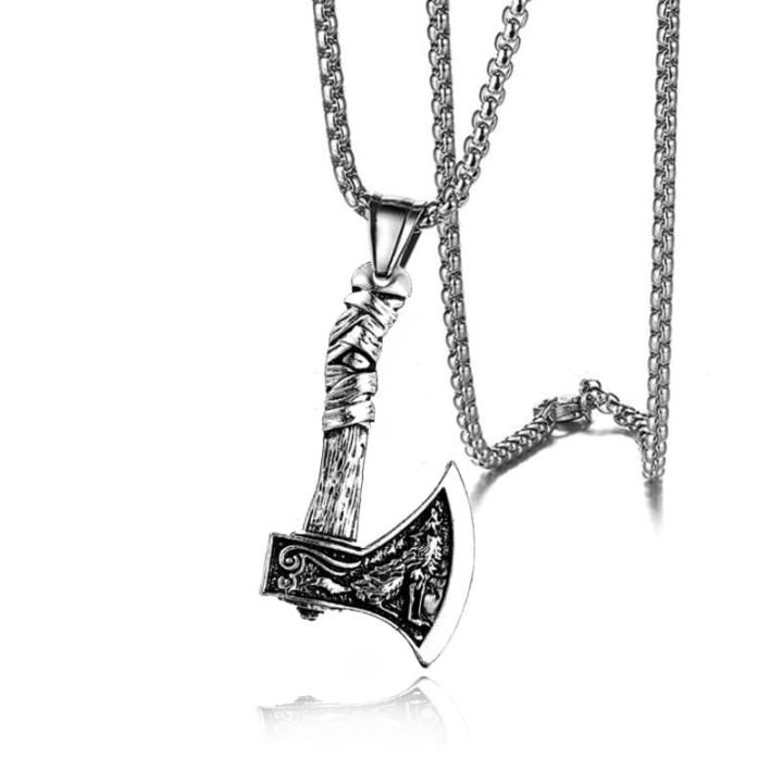 Simple%20Stainless%20Steel%20Cuban%20Link%20Chain%20Necklace%20for%20Men%20-%20Bold%20Statement%20Jewelry%20for%20Casual%20and%20Formal%20Wear%20-%20Image%203