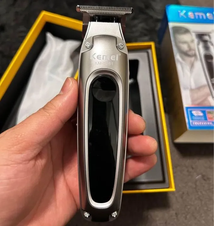 KEMEI%20KM-2261%20Metal%20Body%20Digital%20Display%20Rechargeable%20Professional%20Hair%20Trimmer%20&%20Clipper%20For%20Men%20-%20Image%202