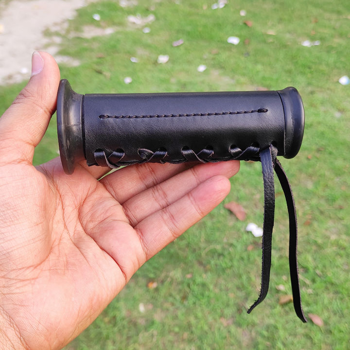 Bike%20Hand%20Grip%20(100%25%20Leather)%20Universal%20Bike%20Hand%20Grip%20cover%20for%20all%20motorcycles%20-%20Image%206