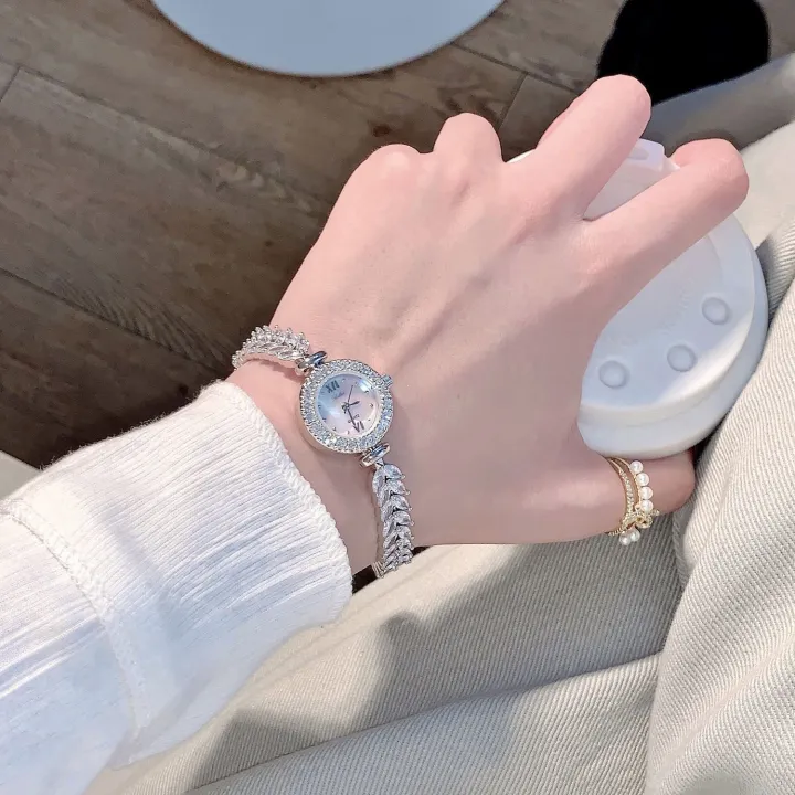 Douyin%20foreign%20trade%20new%20mermaid%20watch%20light%20luxury%20fashion%20diamond%20set%20women's%20watch%20simple%20temperament%20small%20bracelet%20h%20-%20Image%202