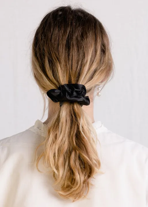 Silk%20Scrunchie%20Hair%20Band%20for%20girls%20-Black%20-%20Image%204