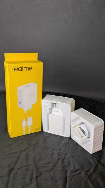Realme%20Super%20VOOC%2045W%20Fast%20Charger%20With%20Type-C%201m%20Fast%20Charging%20cable%20-%20Image%203