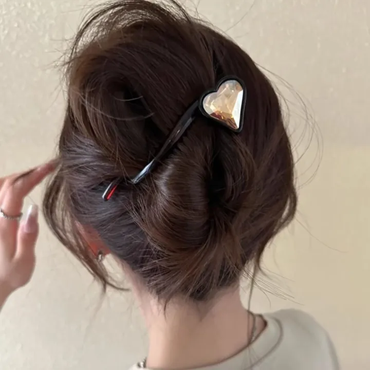 Elegant%20Hairpin%20Heart%20Twisted%20Clip%20Hair%20Styling%20Tool%20Line%20Grab%20Clip%20Colorful%20Hair%20Clip%20Ponytail%20Clip%20Daily%20-%20Image%205