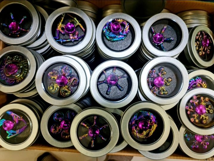 Metal%20Fidget%20Spinner%20Stress%20Reducer%20Toy%20-%20Golden%20-%20Image%204