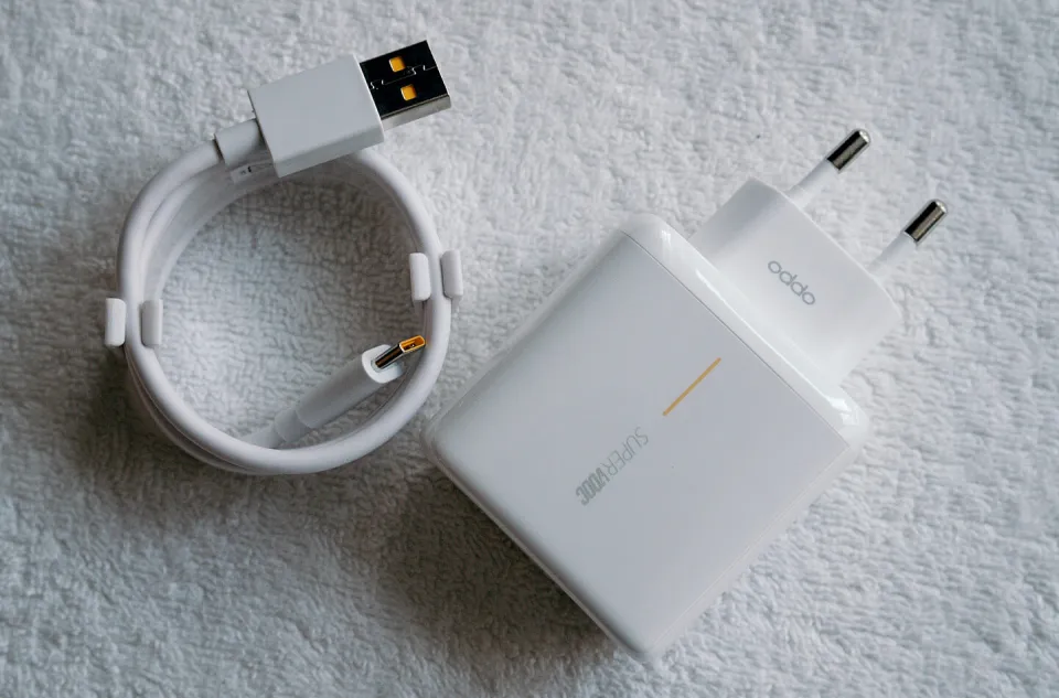 Oppo 65 W Super Vooc Super Type-C Charger