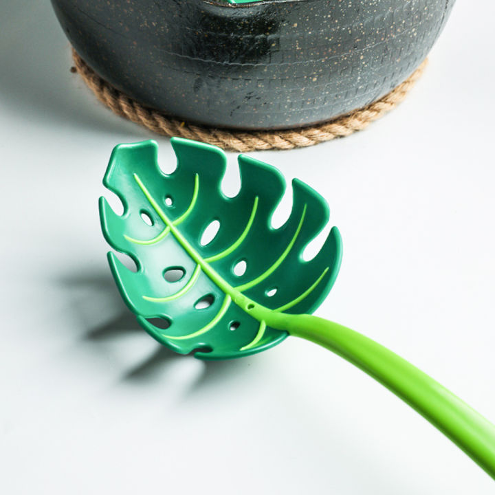 Green%20Monstera%20Leaf%20Colander%20Multifunctional%20Long-Handled%20Spaghetti%20Slotted%20Serving%20Spoon%20Salad%20Slotted%20Spoon%20For%20Home%20Kitchen%20-%20Image%206