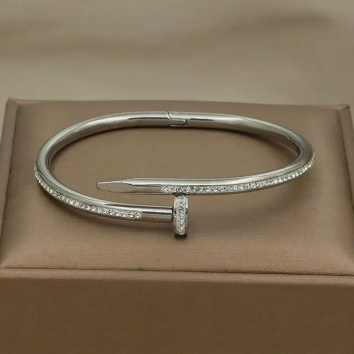 Classic%20Stainless%20Steel%20Unique%20Charm%20Bracelet%20for%20Women%20Roman%20Crystal%20Bracelets%20Rust-proof%20Wrist%20Jewelry%20Gift%20Party%20-%20Image%202