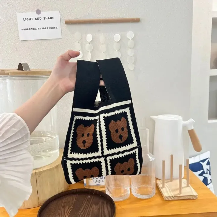 Korean%20Knot%20Wrist%20Bag%20Small%20Bear%20Knitted%20Bag%20Women's%20Handbag%20Fashion%20Simple%20Tote%20Bag%20Purses%20Ladies%20Clutch%20Woven%20Shopping%20Bag%20-%20Image%206