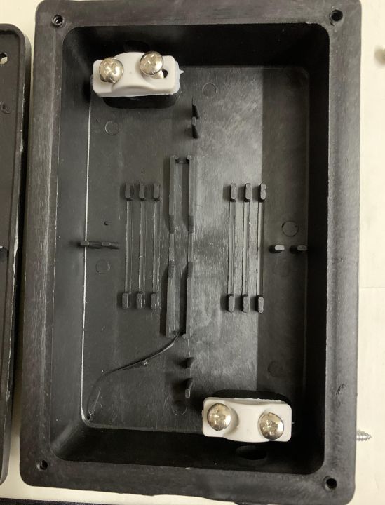 TJ%20BOX%20OR%20OPTICAT%20FIBER%20JOINT%20BOX%20TERMINAL%202%20WAY%202PCS%20BLACK%20COLOR%20-%20Image%203