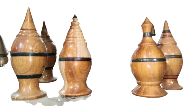 Wooden%20vermilion%20vase/%20Sidur%20Dani%20-%2001%20piece%20-%20Image%202