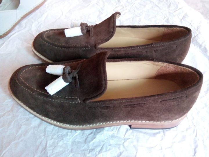 Tassel%20Suede%20Leather%20Loafer%20-%20Image%204