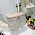Large Capacity Cosmetic Bag with Zipper Closure Makeup Bag Durable Polyester Vanity Bag Portable Toiletry Bag.