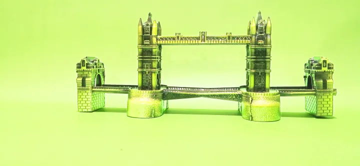 Metal%20american%20tower%20bridge%20showpiece%20%7C%20desk%20decorations%20%20home%20decorative%20items.%20london%20bridge%20%7C%20gift%20items%20-%20Image%206