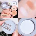 Xiaohongshu Miss Lara highlighter blush is a plate of delicate powder, not easy to fly powder, and a plate is multi-purpose.