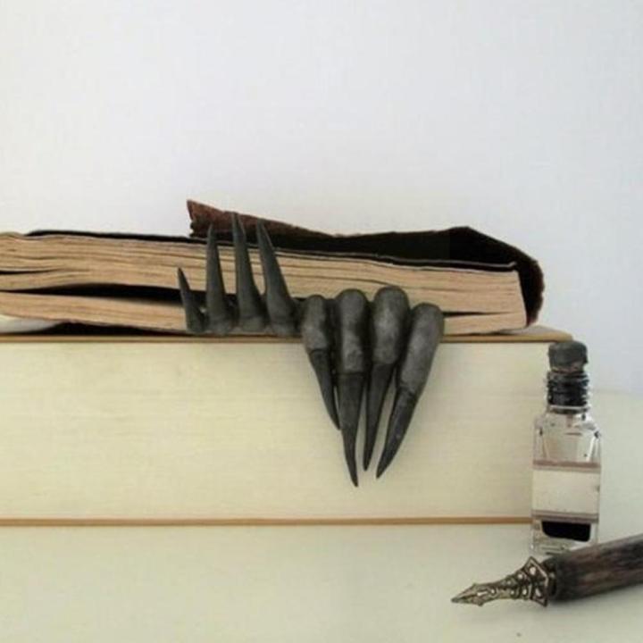 Resin Devil's Hand 3d Bookmark Stationery Funny Devil Page Clips Thriller Statues Book Hand Halloween Mark Gifts Art Orname R3i0