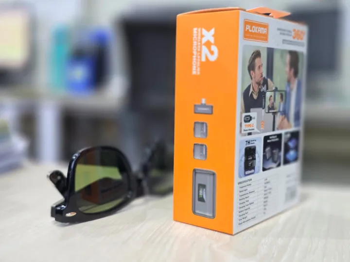 PLOKAMA%20VM-80%20Wireless%20Lavalier%20Microphone%20Set%20%E2%80%93%20Professional%20Plug%20&%20Play%20Mic%20for%20Vlogging,%20Interview%20&%20Live%20Streaming%20%7C%20-%20Image%203