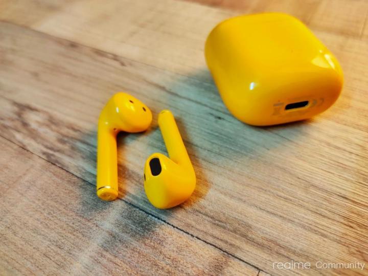 Exclusive%20i12%20TWS%20&%20Inponds%2012%20TWS%20Bluetooth%205.0%20Earbuds%20with%20Charging%20Case%20-%20Bluetooth%20Headphone%20-%20Image%203