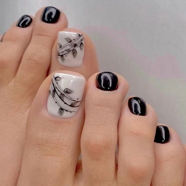 24Pcs%20Wearing%20Foot%20False%20Nails%20Art%20Short%20Simple%20White%20French%20Toe%20Nails%20Patch%20Press%20on%20Acrylic%20Nail%20Tips%20Full%20Cover%20Toenails%20-%20Image%207
