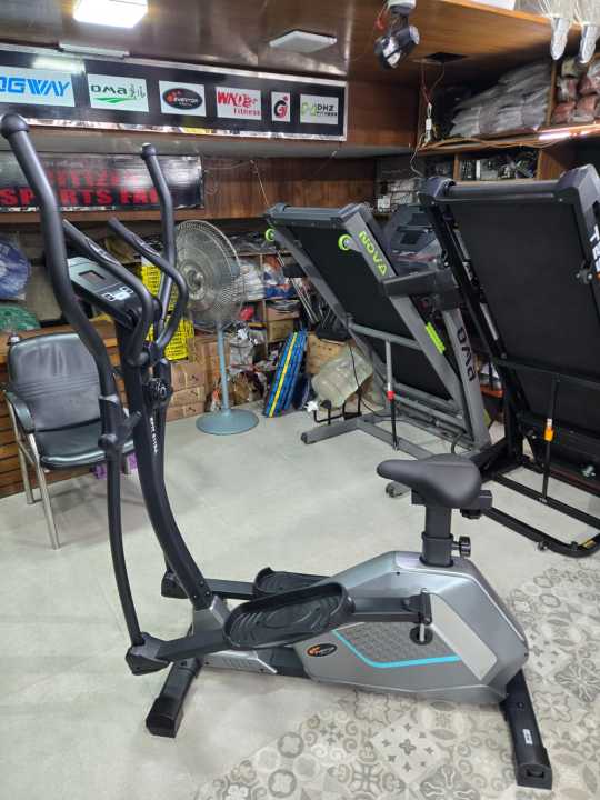 EverTop%20Heavy%20Duty%20Magnetic%20Exercise%20Elliptical%20Cross%20trainer%20611EA%20-%20Image%203