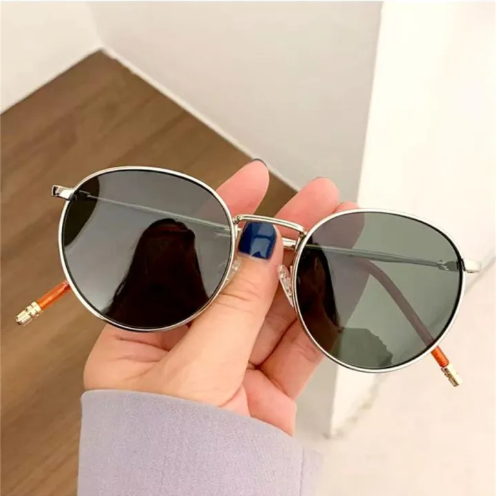 Polarized%20Lenses%20Round%20Sunglasses%20Comfort-Fit%20Lightweight%20Fashion-Forward%20Metal%20Eyewear%20Unisex%20Frames%20Retro%20Shades%20for%20Outdoor%20Activities%20All%20Genders%20Sun%20Protection%20Driving%20Eyewear%20-%20Image%204
