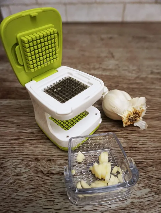 Garlic%20Cube%20Easy%20Garlic%20Press%20Chopper%20-%20Image%208