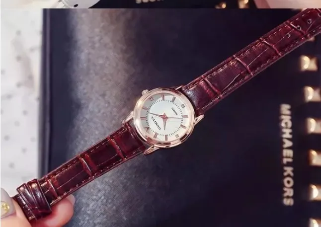 Mreurio%20Quartz%20Branded%20Fashion%20Causal%20Couple%20Lover%20Watches%20Leather%20belt%20Quartz%20Wristwatch%20For%20Mens,%20Womens%20Ladies,girls,boys.%20Girlfriend,Boyfriend%20Leather%20Strap%20Quartz%20Wrist%20Watch%20Men%20Women%20Couple%20Accessories%20Birthday%20Gifts%20-%20Image%204