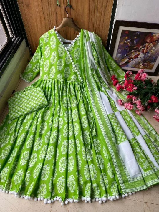 Blue%20Color%20Readymade%20Linen%20Three%20Pec%20Gown%20For%20Women%20-%20Image%203