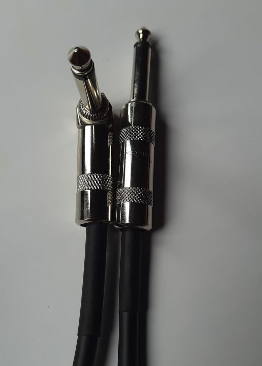 Guitar%20Cable%20By%20Geo%20Tip%20for%20Secure%20Connection%20-%20Electrics%20and%20acoustics%20Guitar%20-%20Image%204