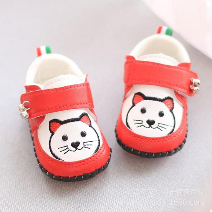 Baby shoes 0-1 years old spring and autumn, soft base baby soft bottom leather shoes casual learning footwear smiley face, cute